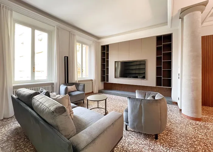 Ur Nest Santo Stefano G * Bolonya